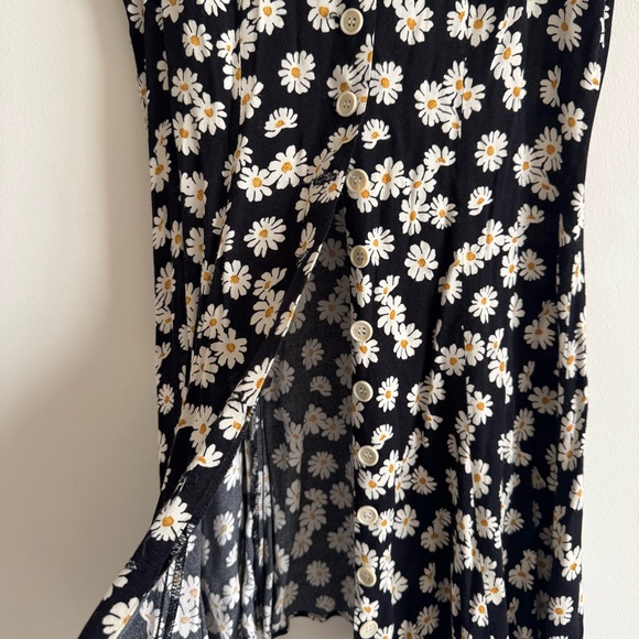 Reformation | White Daisy Concord Floral Mini Dress ~ US 4 - Picture 6 of 9